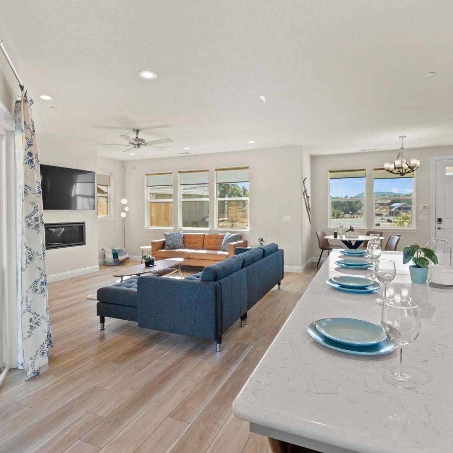 Newly Built Murphys Modern Retreat Exterior foto