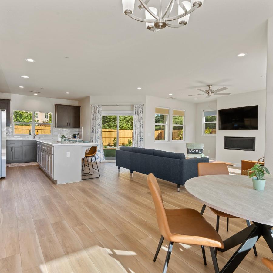 Newly Built Murphys Modern Retreat Exterior foto